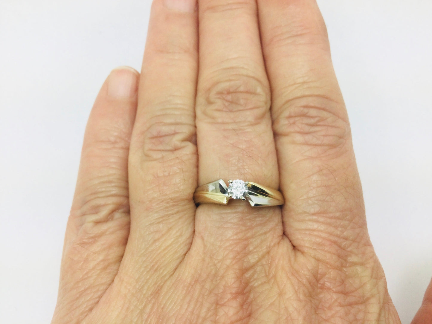 10k Yellow and White Gold Round Cut 17pt Diamond Solitaire Ring