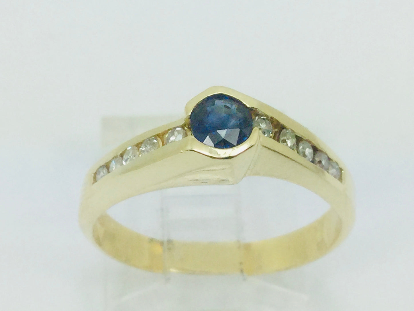14k Yellow Gold Round Cut 25pt Sapphire September Birthstone & 10pt Diamond Ring