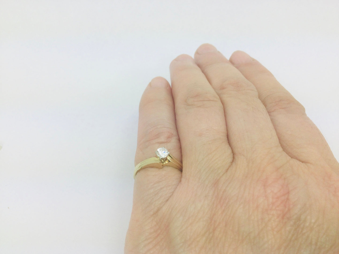 14k Yellow Gold Round Cut 18pt Diamond Solitaire Ring