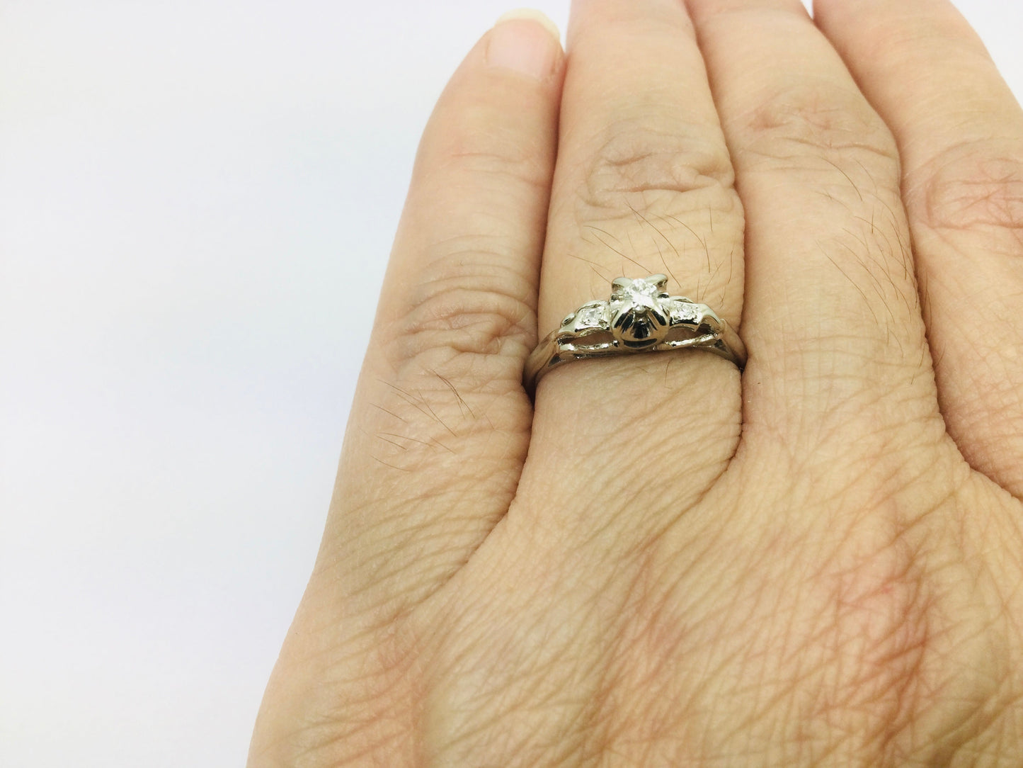14k White Gold Vintage Round Cut 8pt Diamond with Diamond Accents Ring