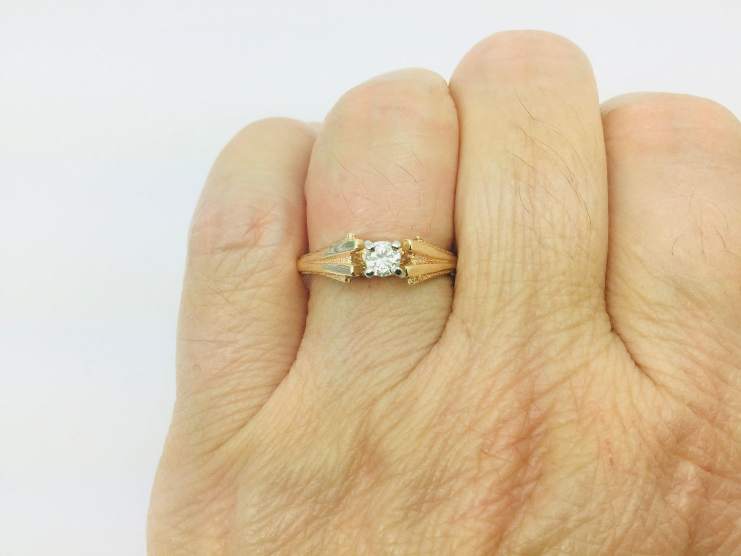14k Yellow Gold Round Cut 0.16ct Diamond Solitaire Ring