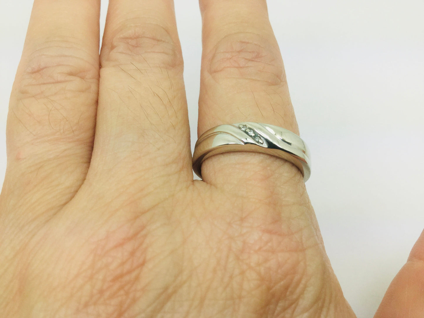 10k White Gold Round Cut 1.5pt Diamond Row Set Ring