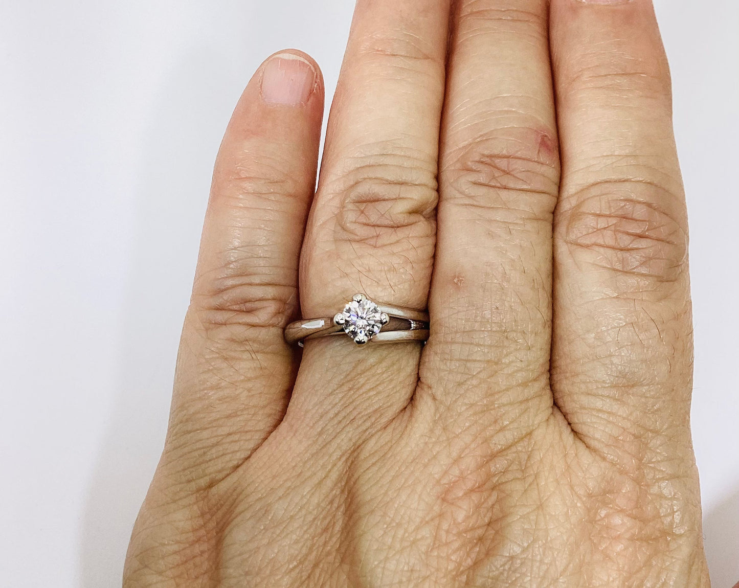 18k White Gold Round Cut 47pt VVS Diamond Solitaire Ring