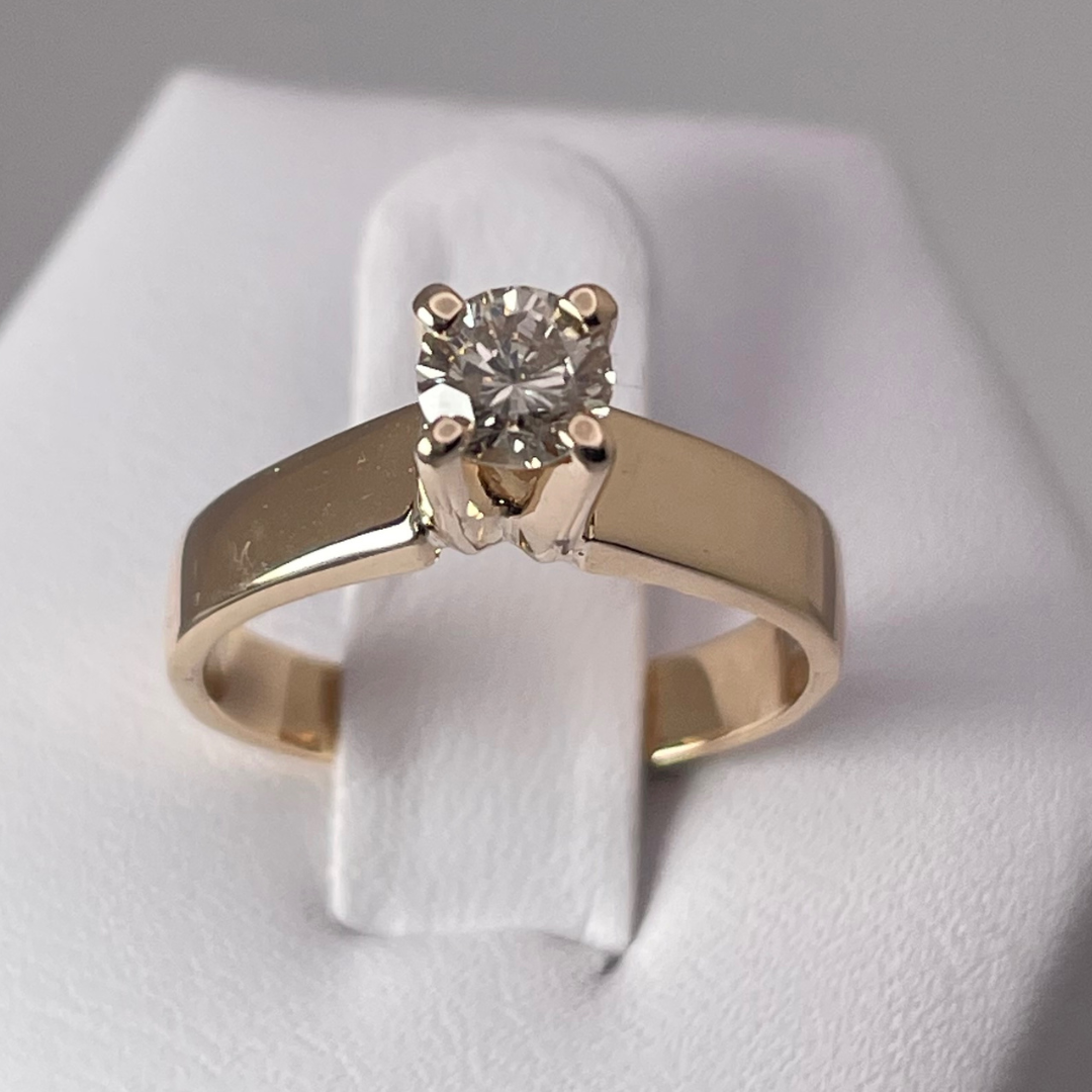 14k Yellow Gold Brilliant Cut 35pt Diamond Solitaire Ring