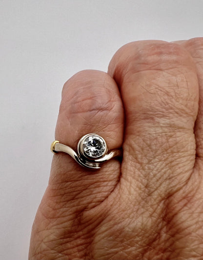 18k White and Yellow Gold Round 50pt Diamond Solitaire Ring