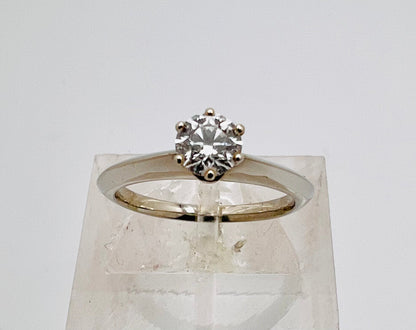 19k White Gold Round 41pt Diamond Solitaire Ring