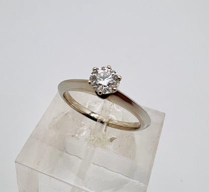 19k White Gold Round 41pt Diamond Solitaire Ring