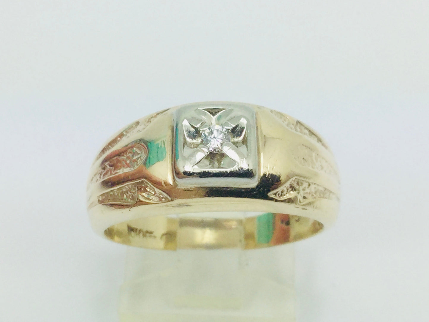 10k Yellow and White Gold Round Cut 5pt Diamond Solitaire Ring