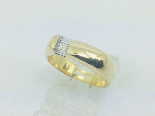 18k Yellow Gold Baguette Cut 28pt Diamond Ring