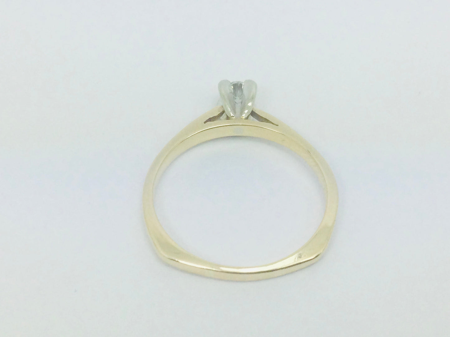 14k Yellow Gold Round Cut 10pt Diamond Solitaire Ring