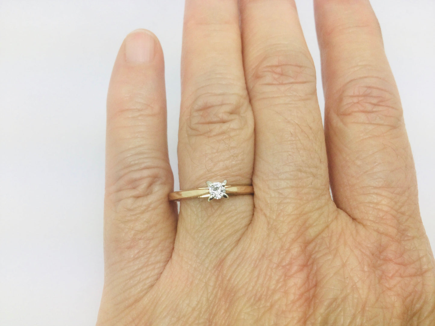 14k Yellow Gold Round Cut 10pt Diamond Solitaire Ring