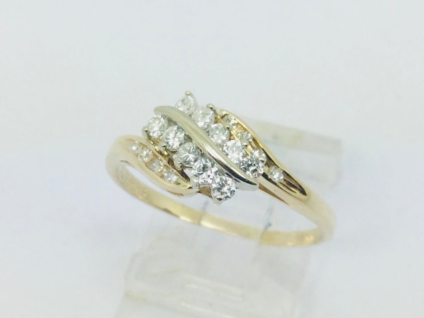 14k Yellow Gold 32pt Round Cut Diamond Row Set Ring