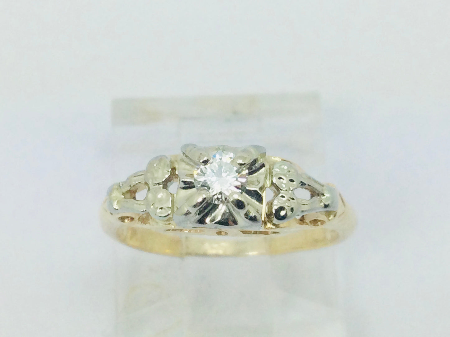 14k Yellow and White Gold Round Cut 11pt Diamond Solitaire Vintage Ring