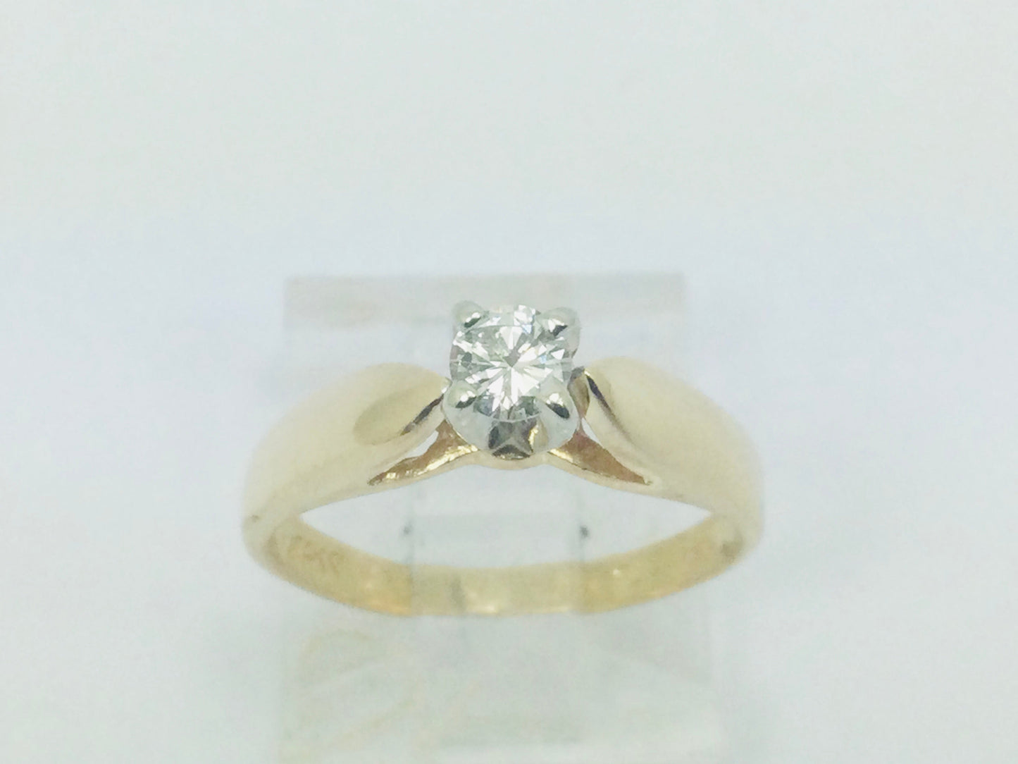14k Yellow Gold Round Cut 15pt Diamond Solitaire Ring