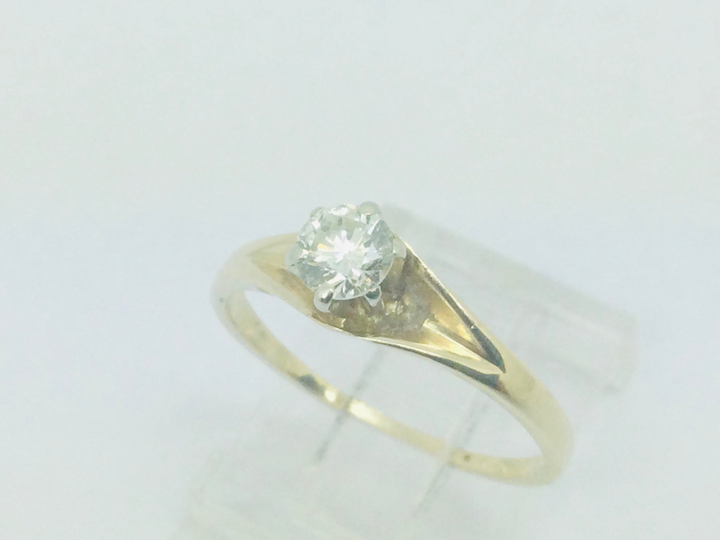 14k Yellow Gold Round Cut 33pt Diamond Solitaire Ring