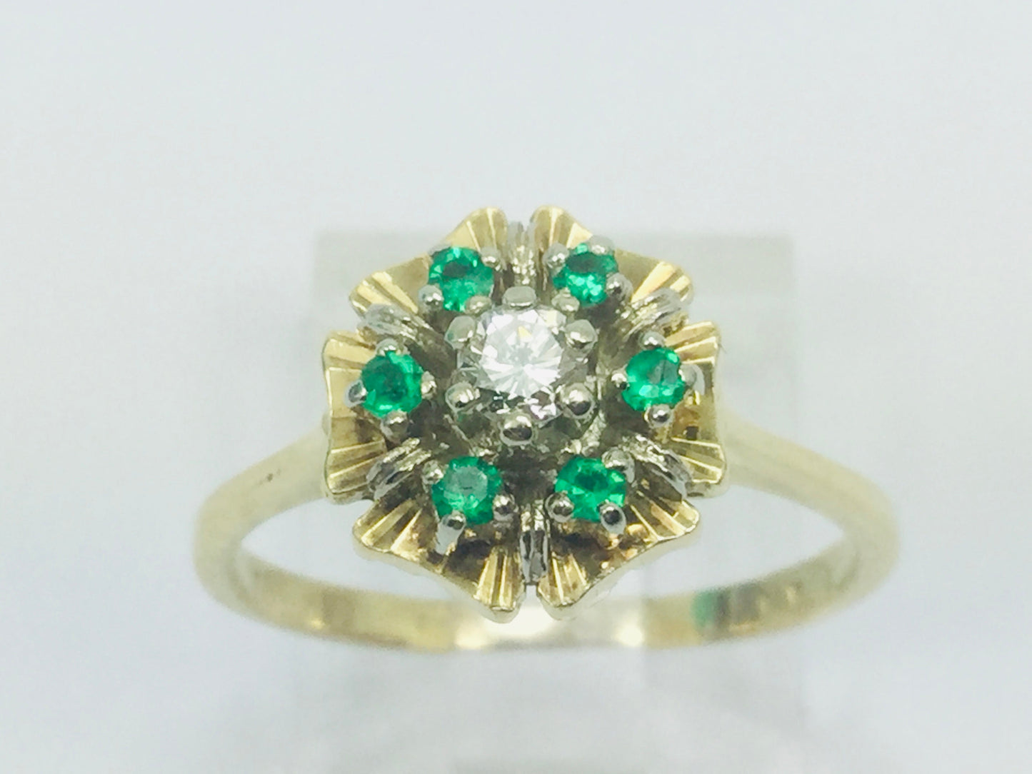 14k Yellow Gold Round Cut 12pt Emerald May Birthstone & 10pt Diamond Floral Ring