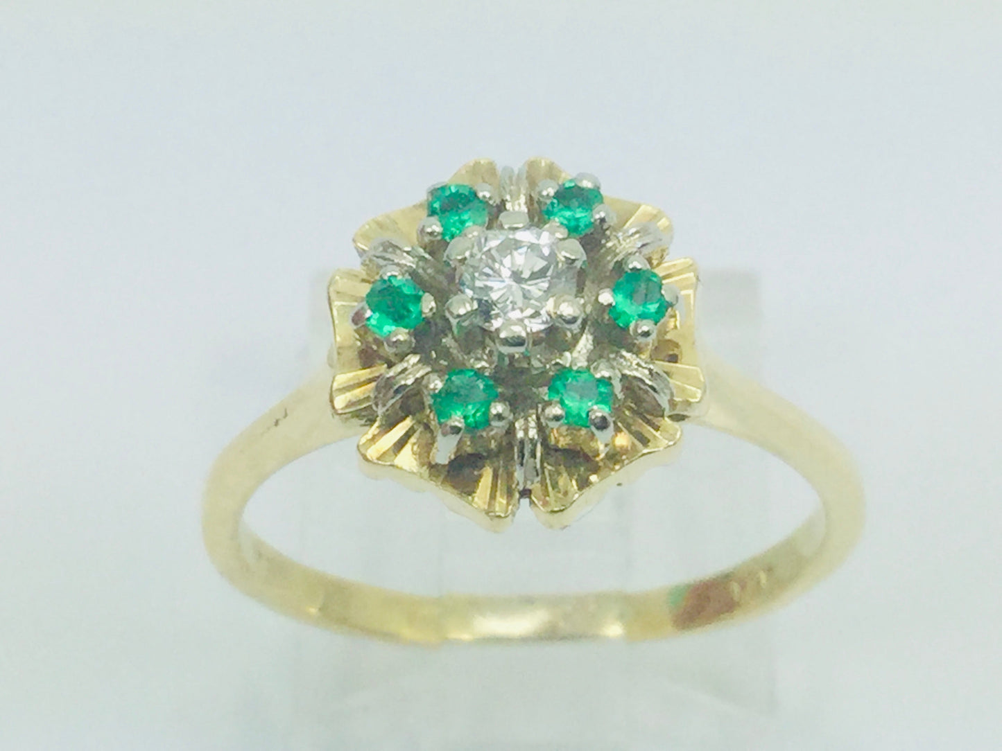 14k Yellow Gold Round Cut 12pt Emerald May Birthstone & 10pt Diamond Floral Ring