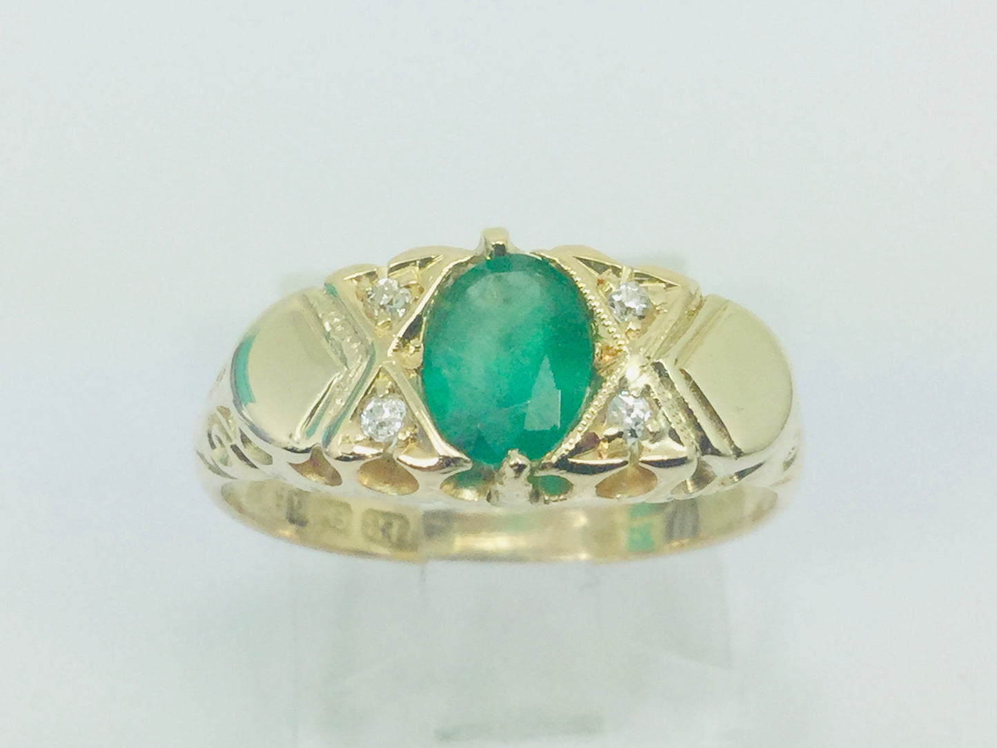 18k Yellow Gold Oval Cut 75pt Emerald May Birthstone & 6pt Diamond Ring