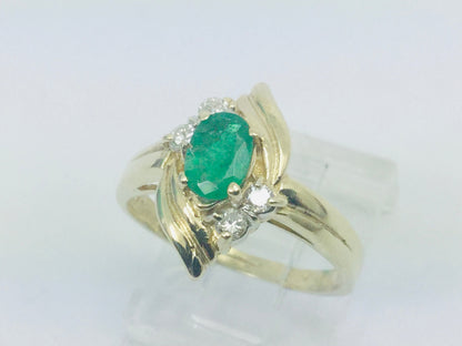 10k Yellow Gold Oval Cut 50pt Emerald May Birthstone & 12pt Diamond Ring