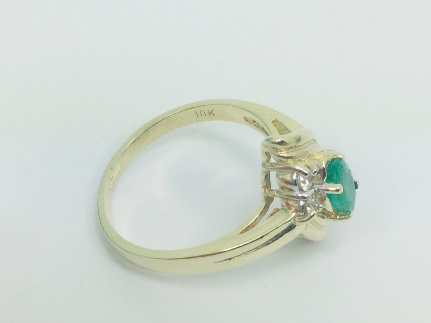 10k Yellow Gold Oval Cut 50pt Emerald May Birthstone & 12pt Diamond Ring