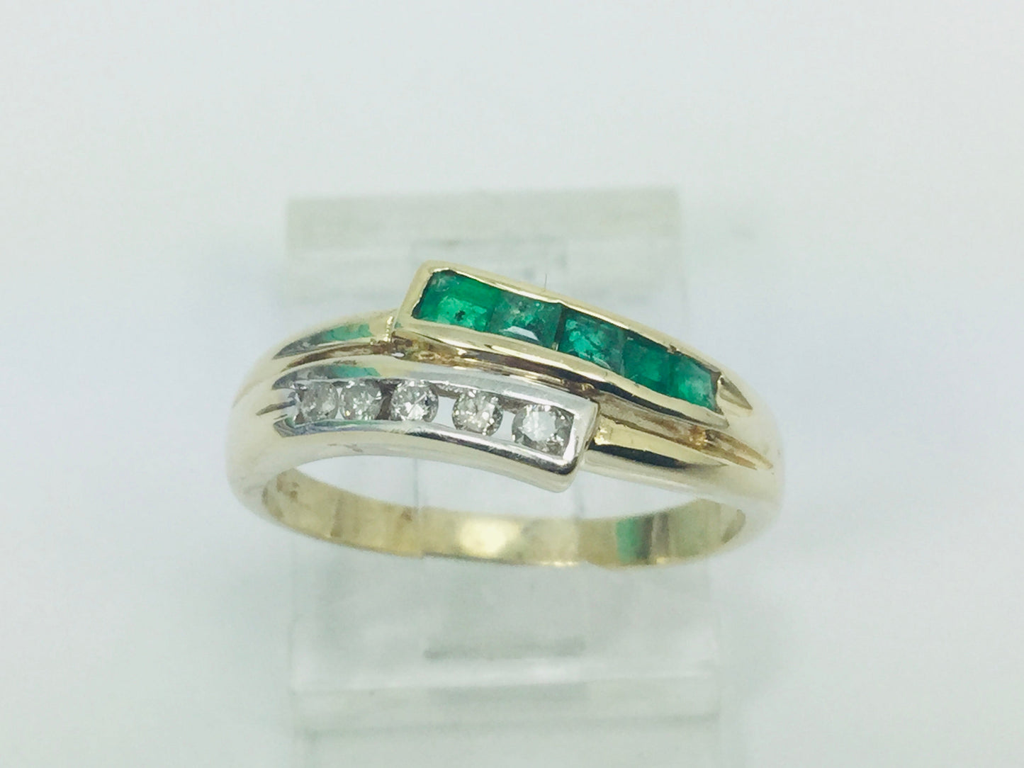 14k Yellow Gold Princess Cut 40pt Emerald May Birthstone & 10pt Round Cut Diamond Row Set Ring