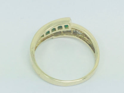 14k Yellow Gold Princess Cut 40pt Emerald May Birthstone & 10pt Round Cut Diamond Row Set Ring