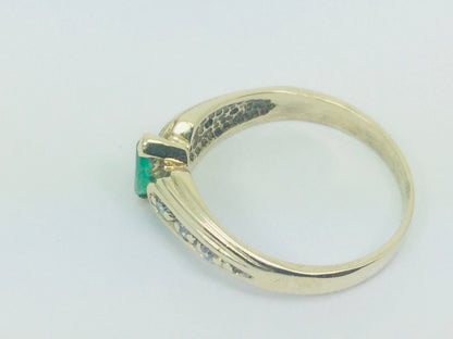 10k Yellow Gold Marquise Cut 30pt Emerald May Birthstone & 6pt Diamond Row Set Ring
