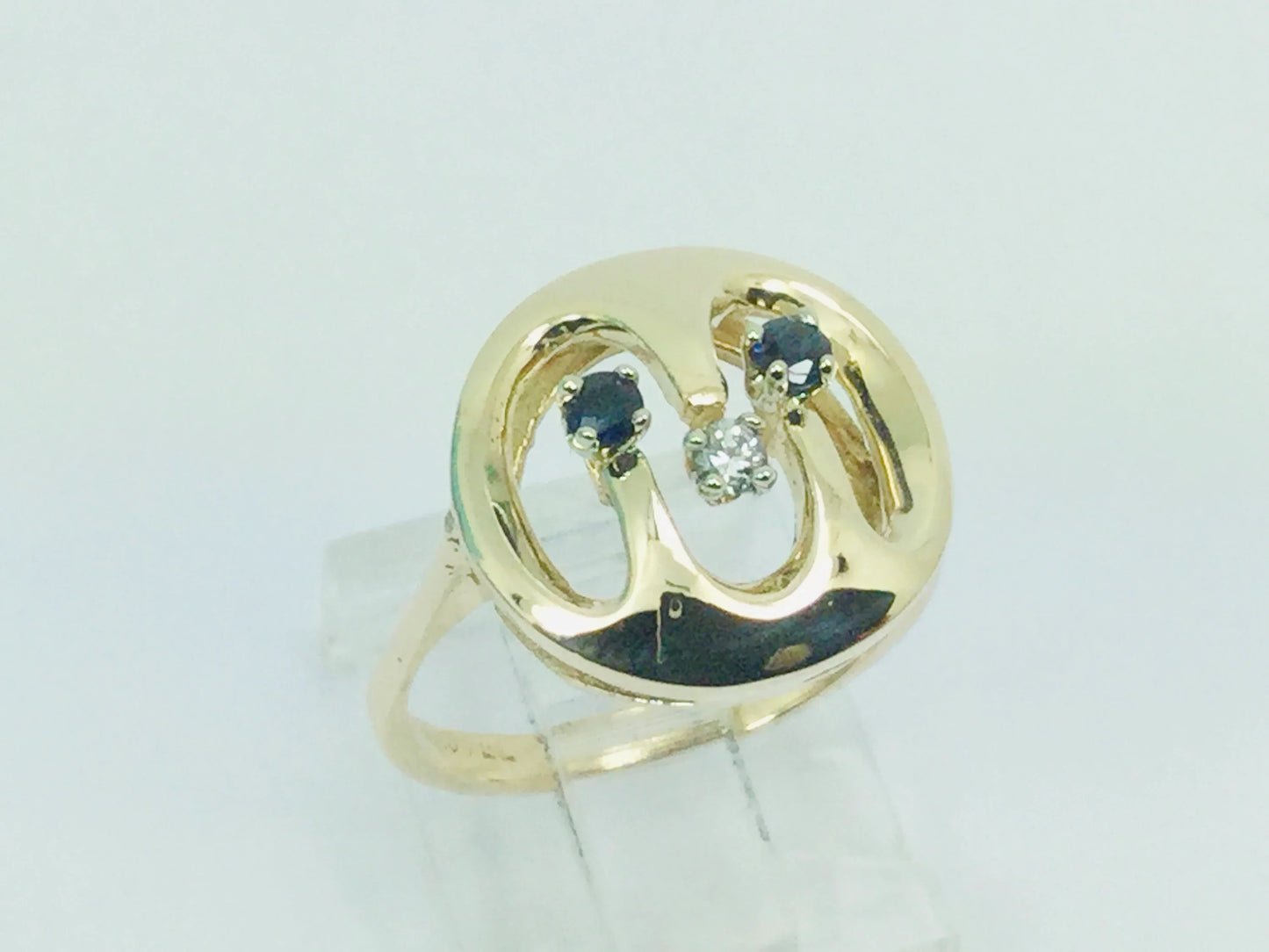 Stunning 10k Genuine Sapphire & Diamond Wave Pattern Ring