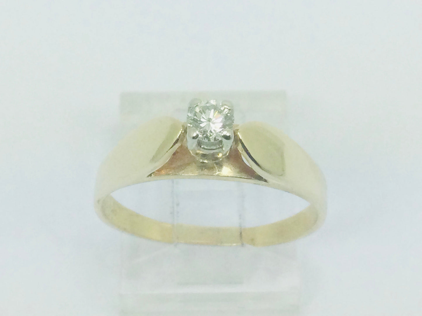 14k Yellow Gold Round Cut 16pt Diamond Solitaire Ring