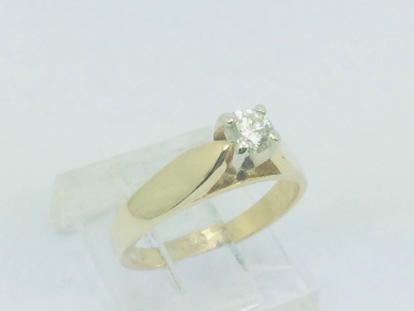 14k Yellow Gold Round Cut 22pt Diamond Solitaire Ring