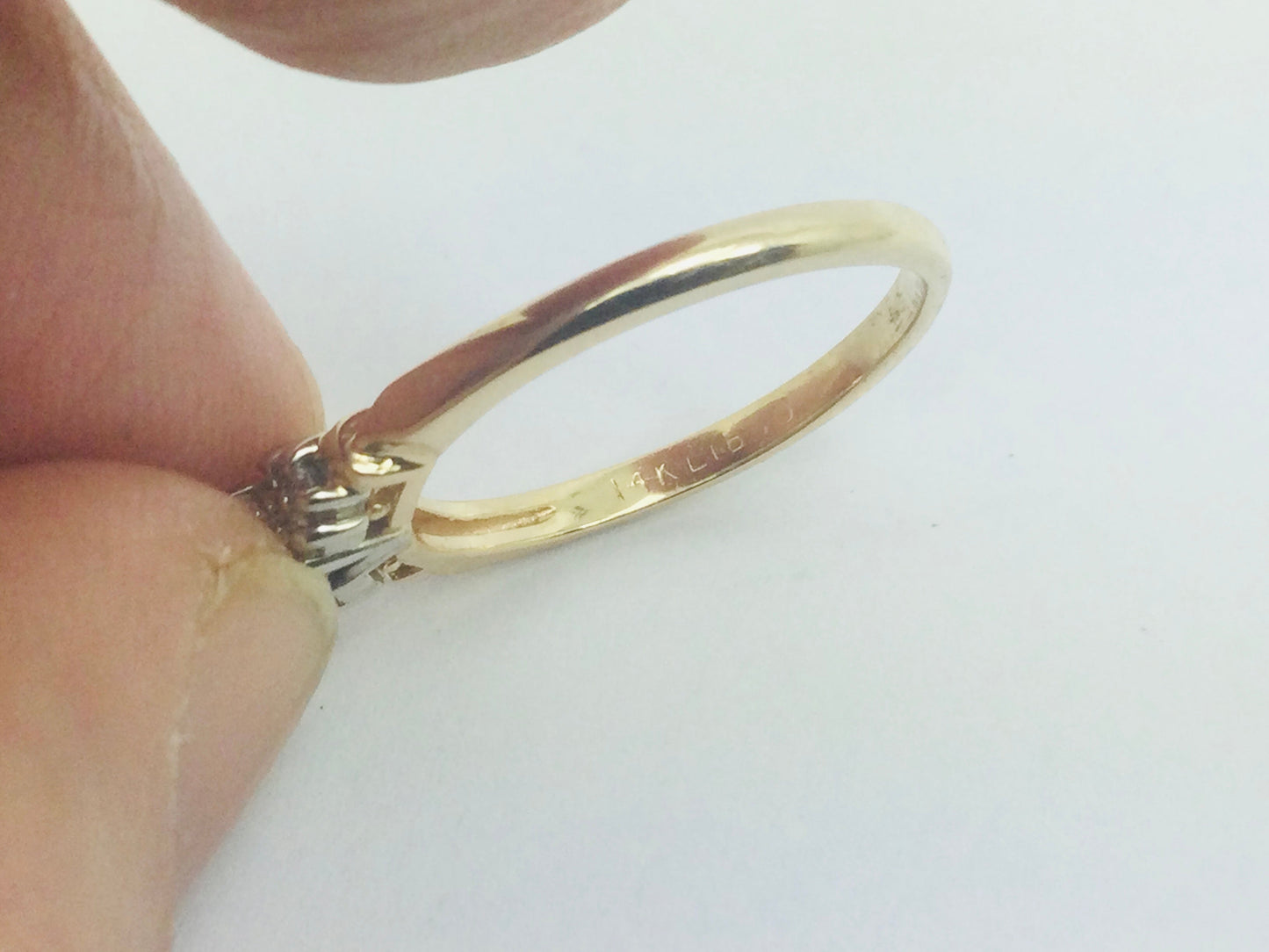 14k Yellow Gold Round Cut 13pt Diamond with Accent Ring