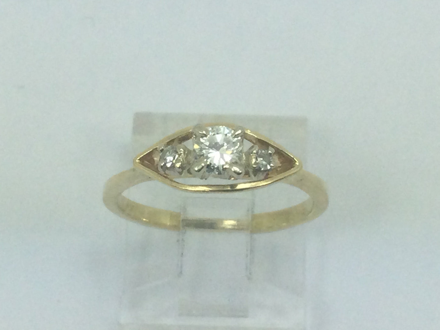 14k Yellow Gold Round Cut 20pt Diamond with Accent Ring