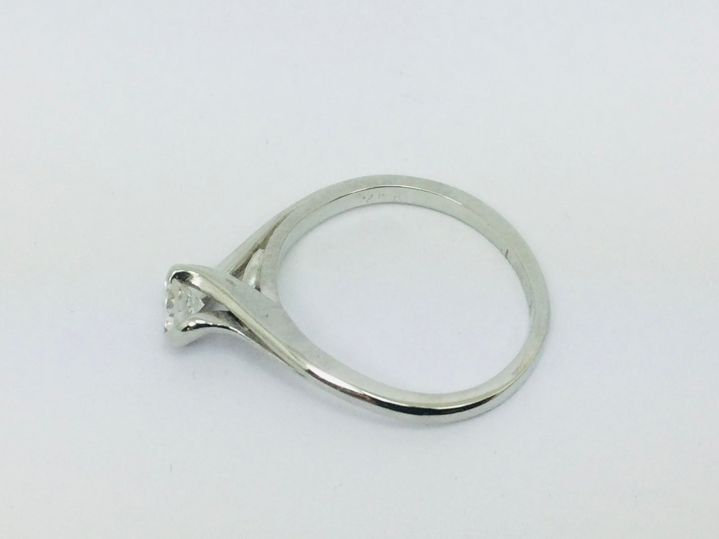 14k White Gold Round Cut 18pt Diamond Solitaire Ring