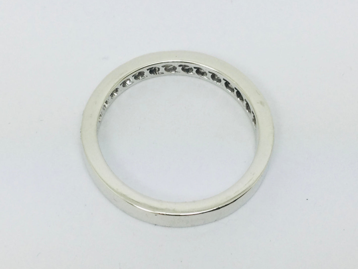 14k White Gold 22.5pt Round Cut Diamond Row Set Ring