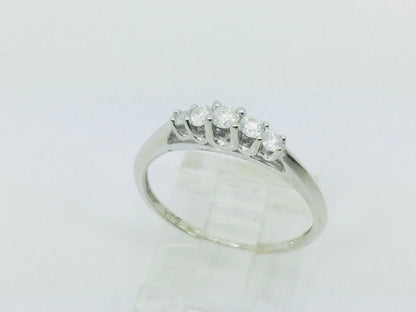 14k White Gold Round Cut 20pt Diamond Row Set Ring