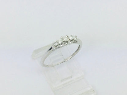 14k White Gold Round Cut 20pt Diamond Row Set Ring