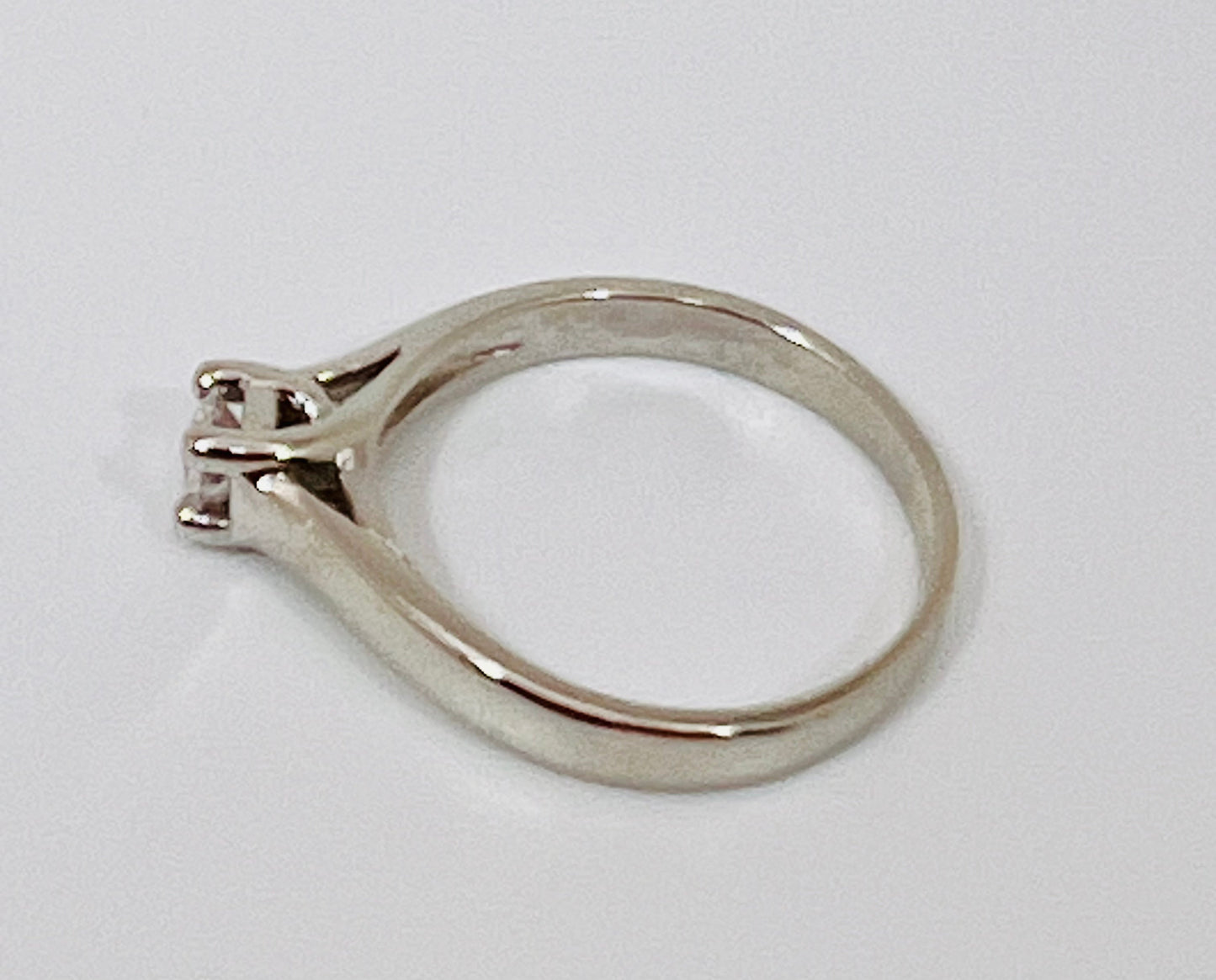 14k White Gold Round Cut 27pt Diamond Solitaire Ring