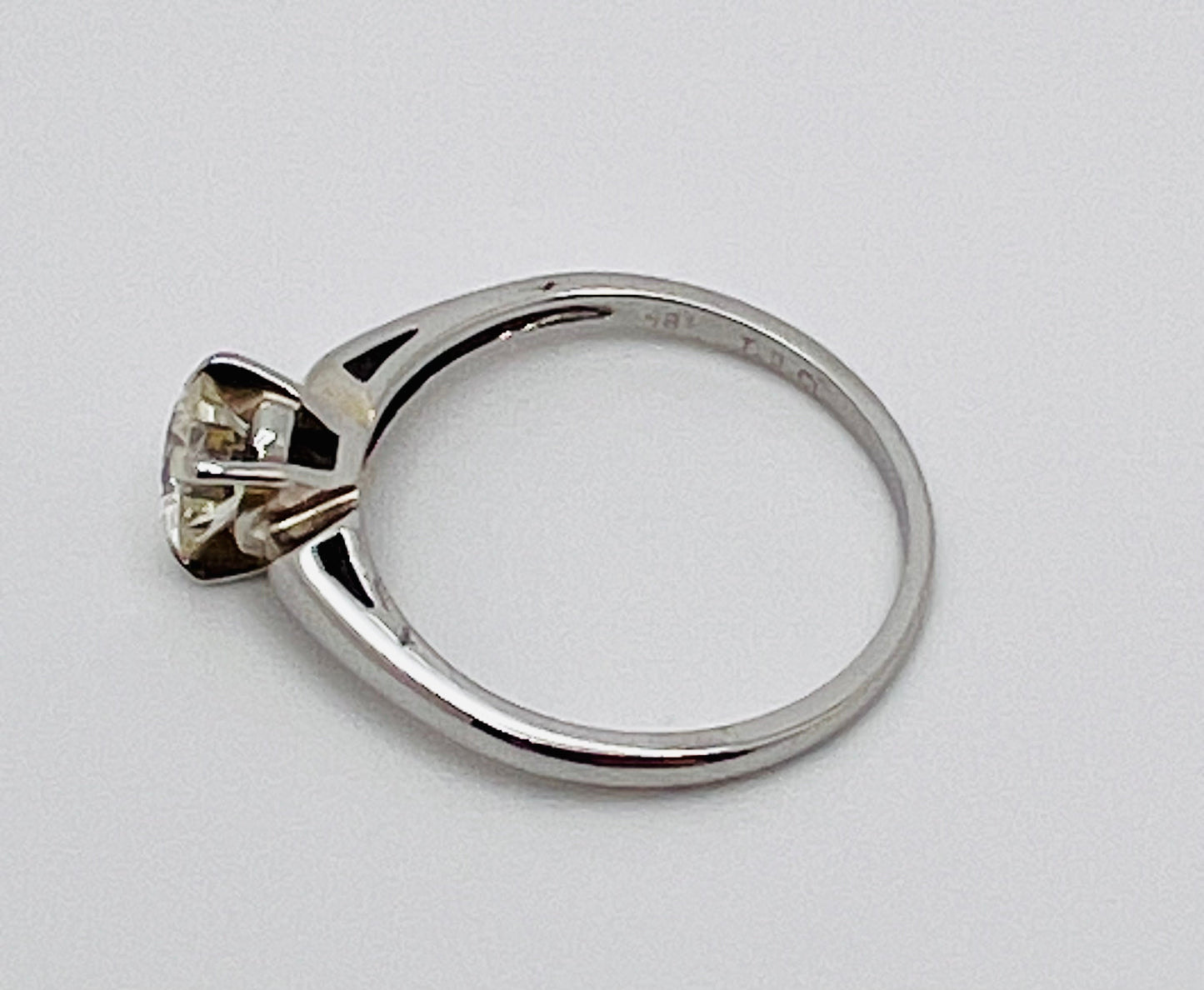 18k White Gold Round Cut 72pt Diamond Solitaire Ring