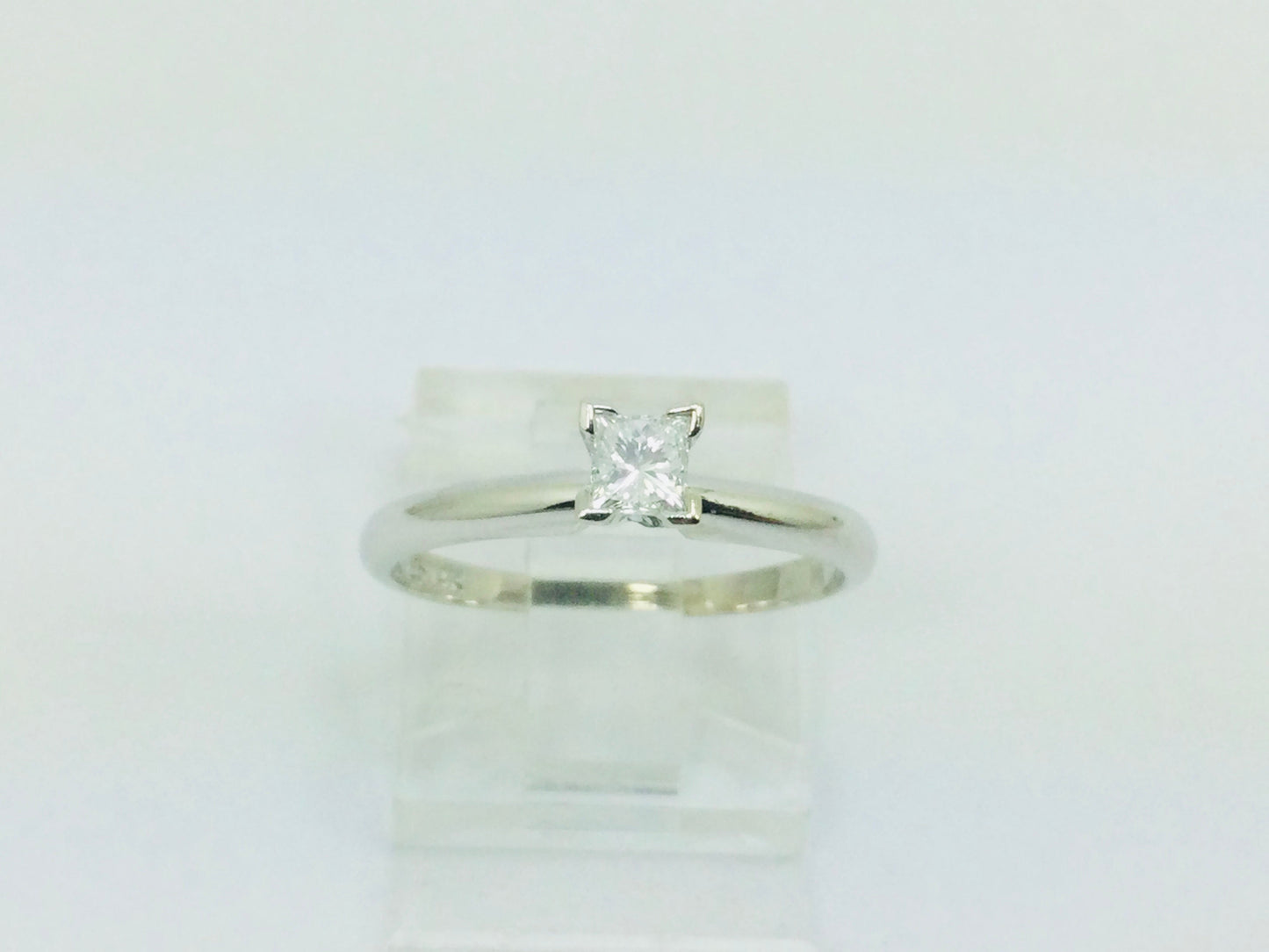 14k White Gold Princess Cut 17pt Solitaire Diamond Ring