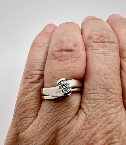 14k White Gold Brilliant Cut 32pt Diamond Solitaire with Accents Ring Set