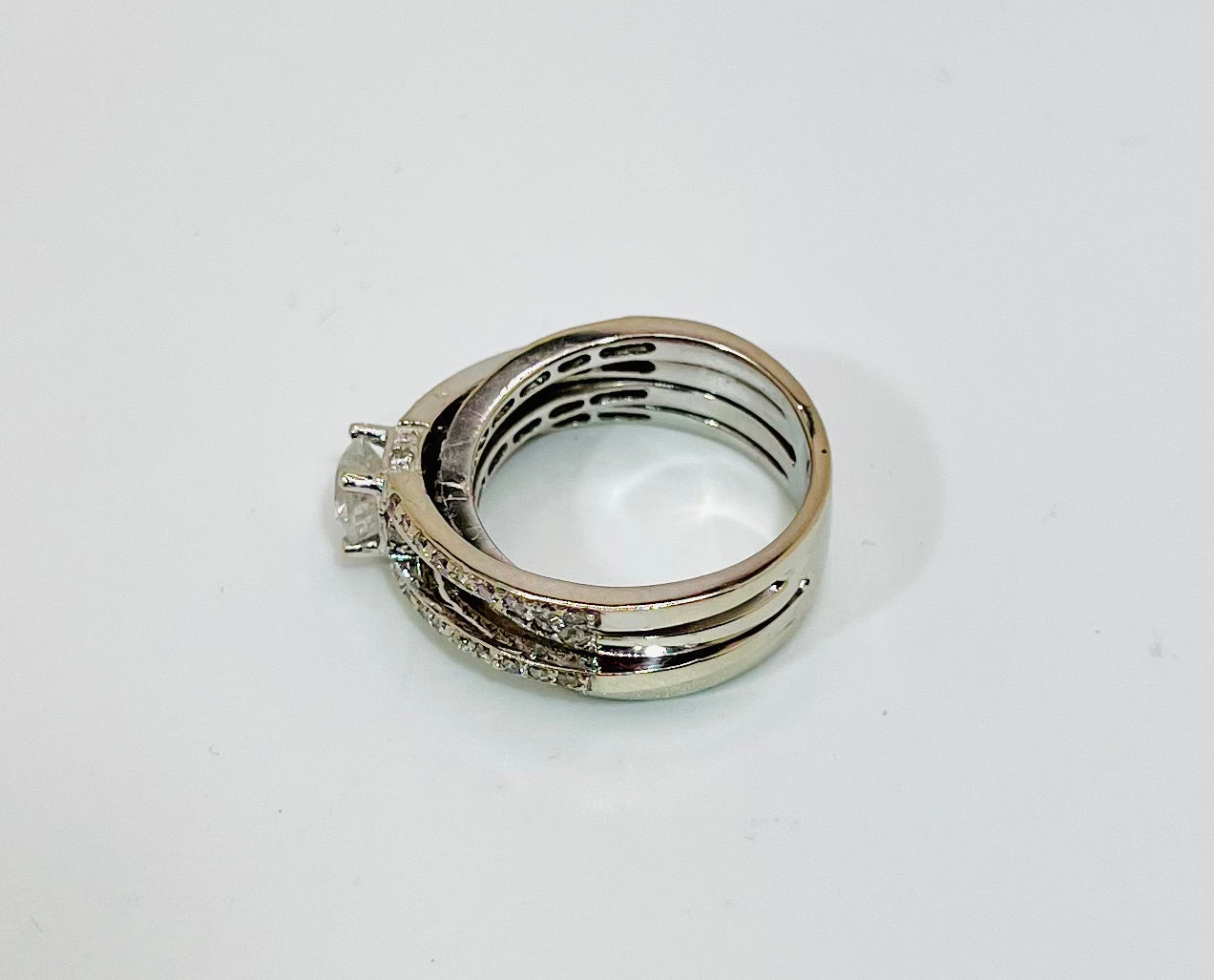 14k White Gold Brilliant Cut 98pt Diamond and Row Set Accent Ring