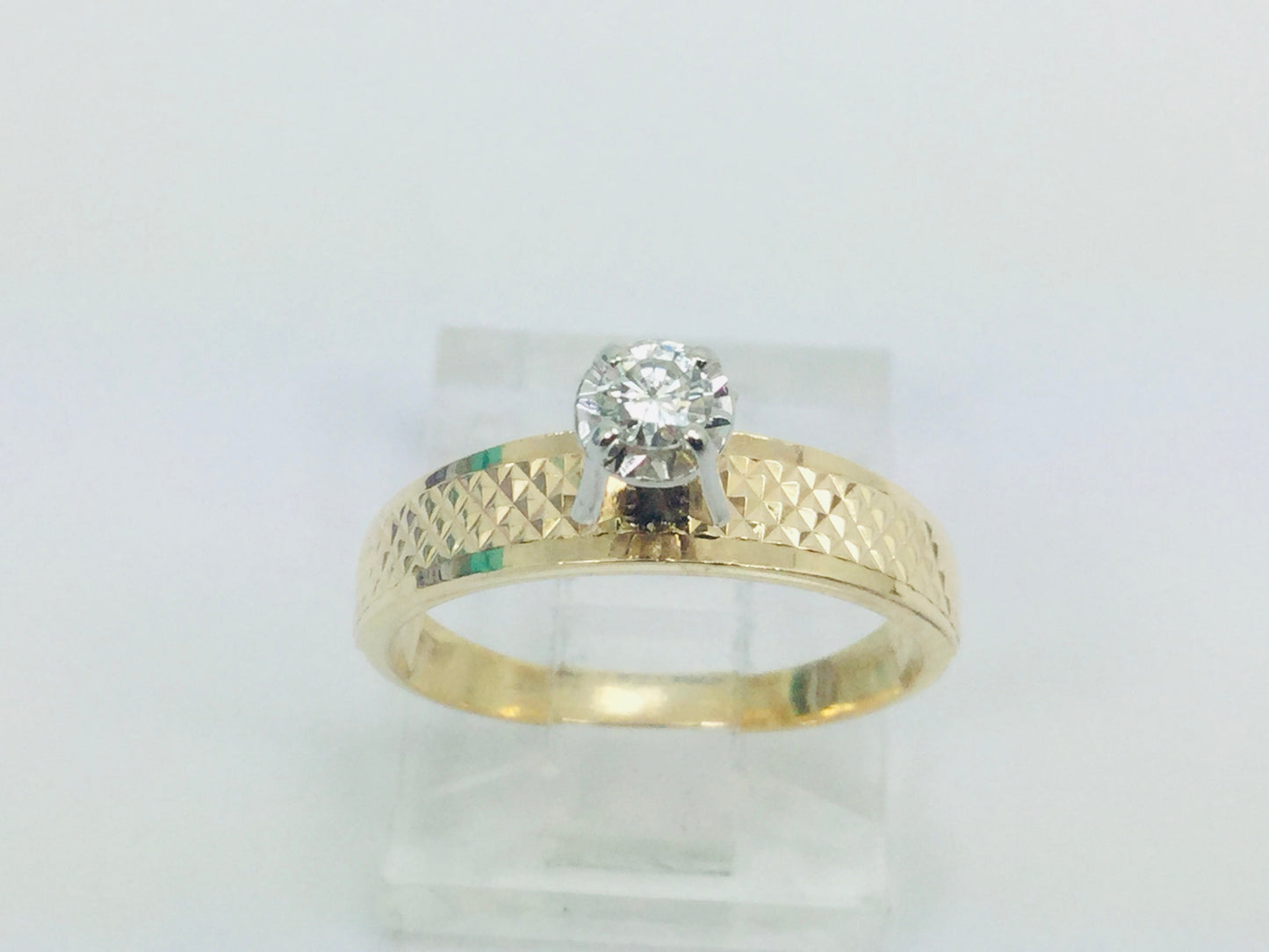14k Yellow Gold Round Cut 10pt Diamond Solitaire Ring