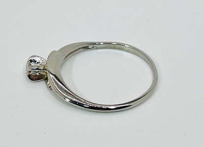 18k White Gold Round Cut 0.08ct Diamond Solitaire with Gold Accents Ring