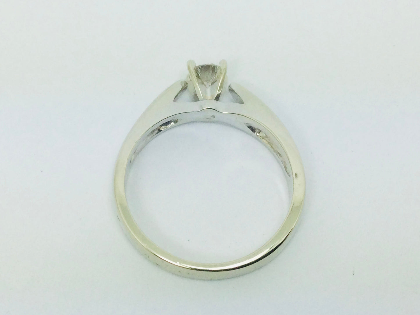 14k White Gold Round Cut 20pt Solitaire Diamond Ring