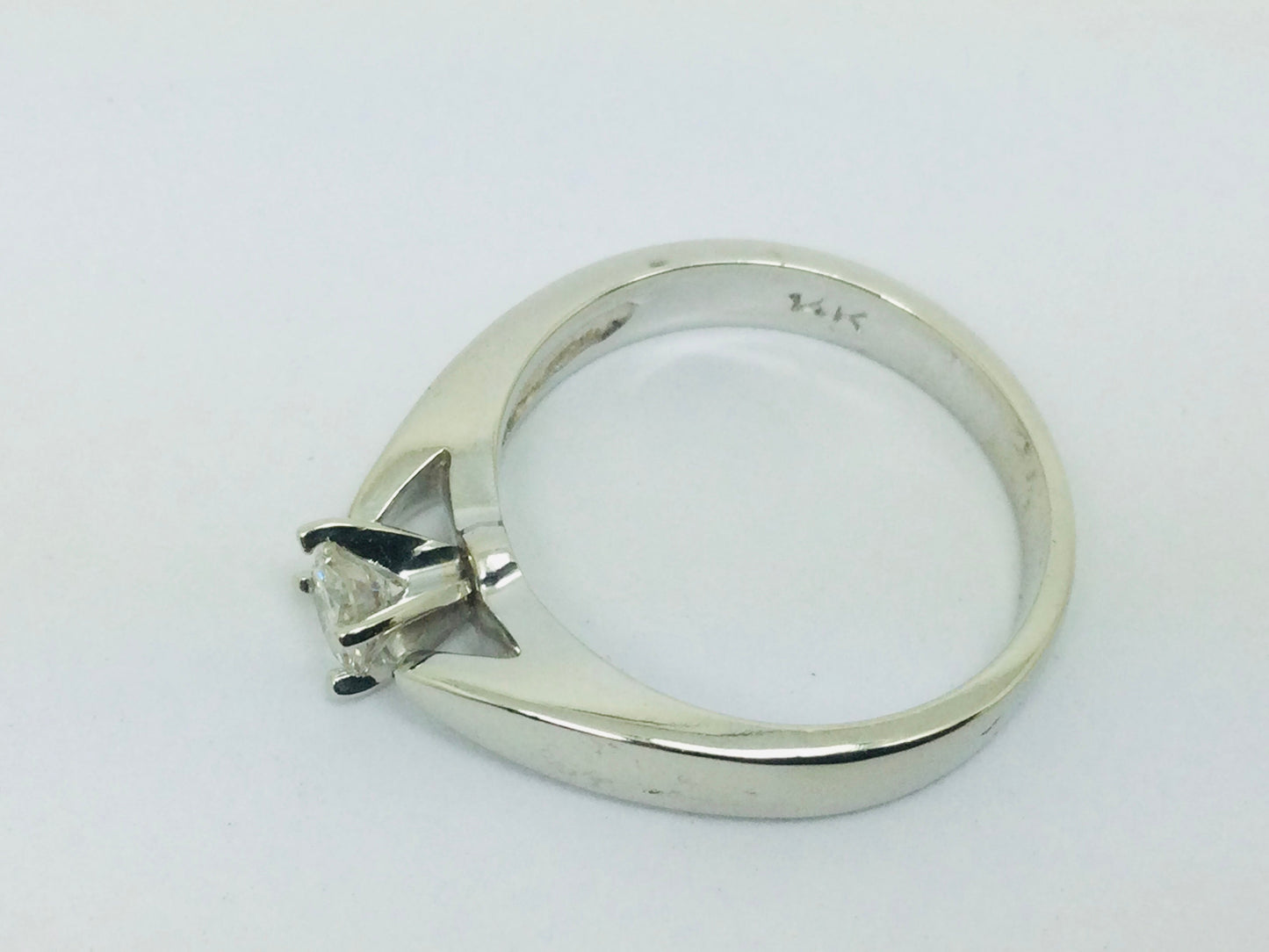 14k White Gold Round Cut 20pt Solitaire Diamond Ring