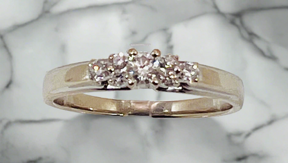 14k White Gold Round Cut 24pt Diamond Cluster Accent Ring