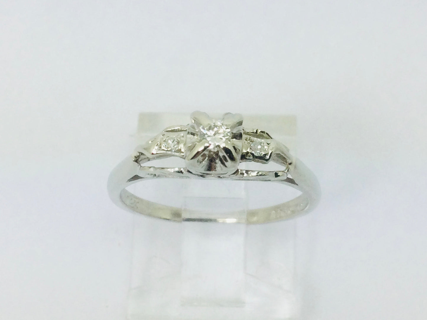 14k White Gold Vintage Round Cut 8pt Diamond with Diamond Accents Ring