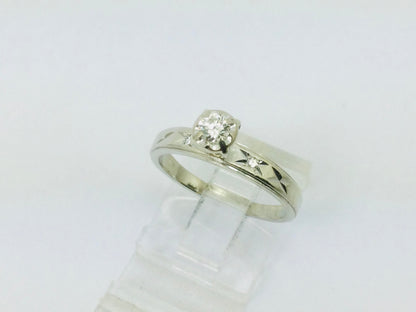 14k White Gold Round Cut 18pt Diamond Illusion Set with Diamond Accents Ring