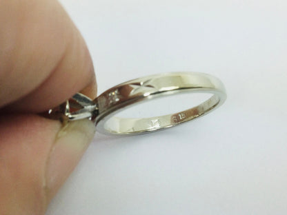14k White Gold Round Cut 18pt Diamond Illusion Set with Diamond Accents Ring