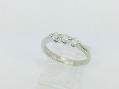 14k White Gold Round Cut 21pt Diamond Trinity Ring
